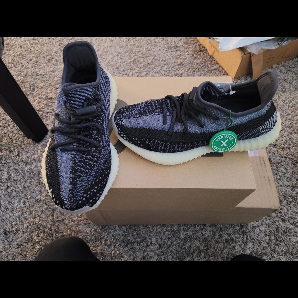 Adidas Yeezy Boost 350 V2 Carbon